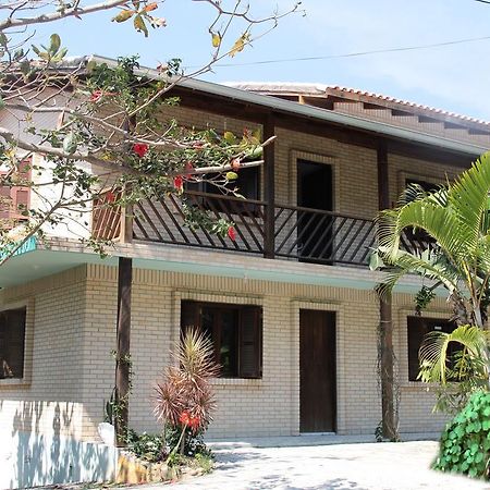 Residencial Aracua Hotel Bombinhas Exterior photo